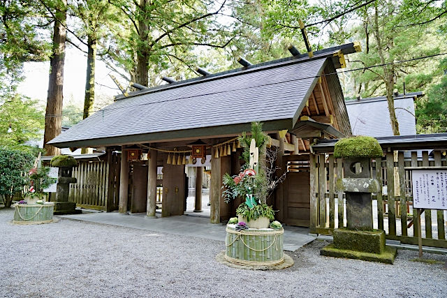 天岩戸神社 西本宮の門